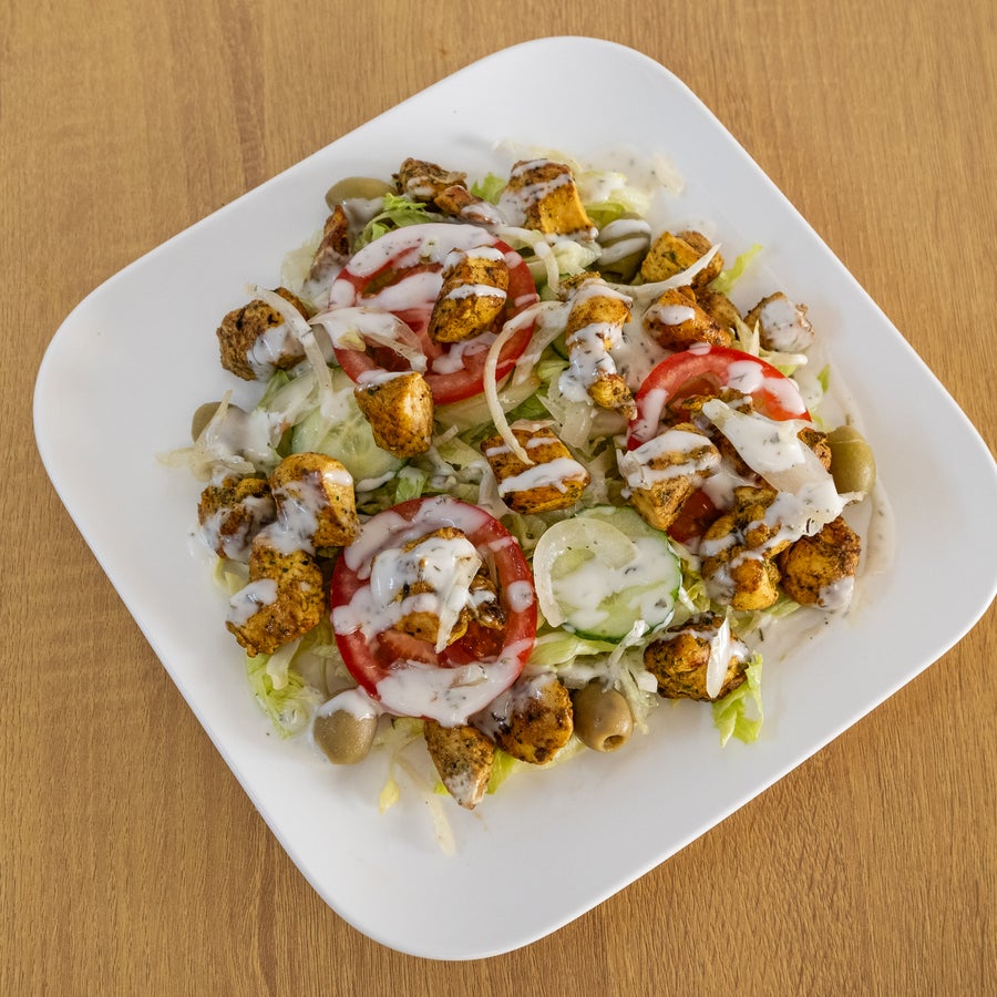 Insalata con pollo croccante
