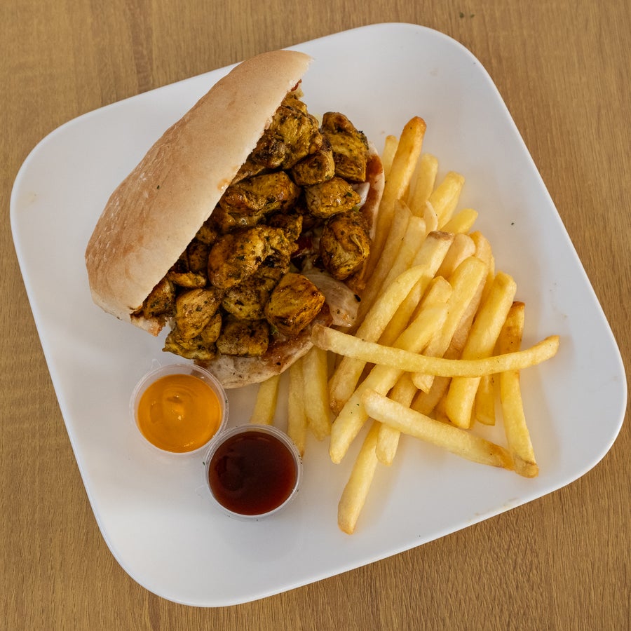 Panino al pollo con patatine
